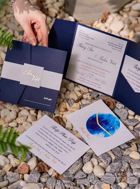 thiep cuoi gap  pocketfold nen thiep  xanh duong  hieu wedding