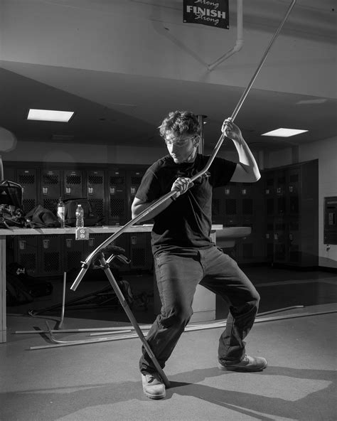 Δάφνη Χρονοπούλου: Λεηλασία περιπτέρου μέρα μεσημέρι #Αθήνα