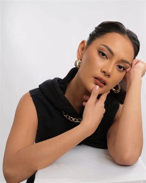 biodata erika carlina profil lengkap agama perjalanan karir sumber