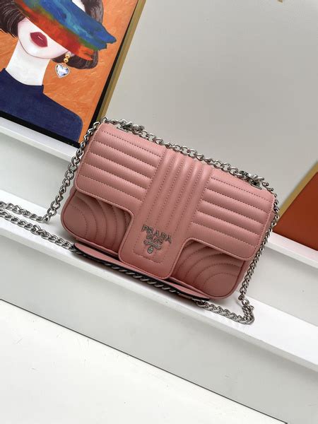 Prada Сумка шоппер - купить с доставкой по выгодным ценам в интернет ...