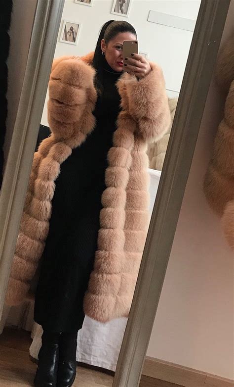 Pin by Michiel q on Furcoat beauties | Fur coat, Fur, Fur fashion