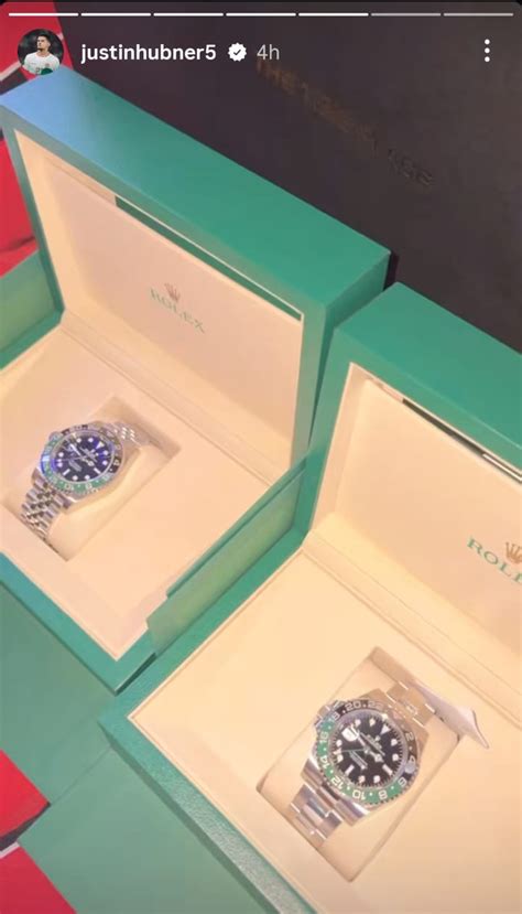 melihat lebih dekat hadiah rolex timnas indonesia  presiden prabowo