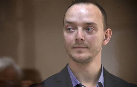 Журналиста Ивана Сафронова посадили на 22 года за журналистику