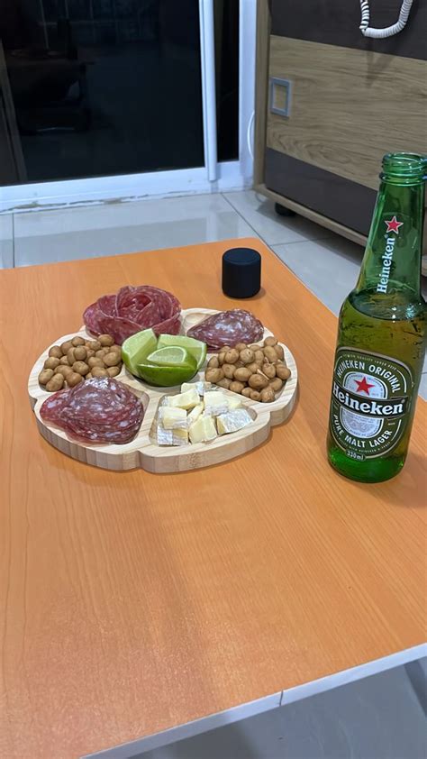 Mesa Com Cerveja E Tira Gosto - Petisco 3 | Petiscos com cerveja, Petiscos saborosos, Petiscos