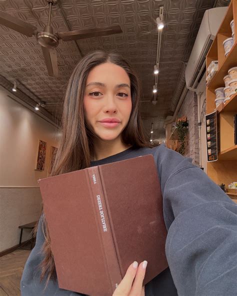 Yuna (@yunablove) • Instagram photos and videos