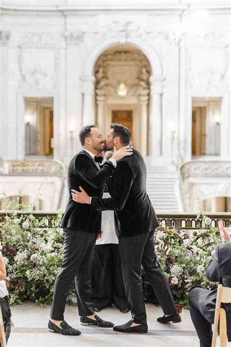 An Artistic San Francisco City Hall Wedding