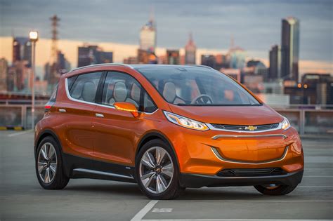 Chevrolet Bolt 2015 - фото, видео, Шевроле Болт