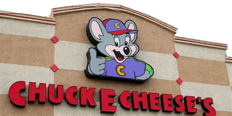 chuck  cheese animatronic