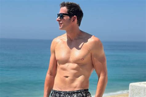 Tarek El Moussa Flaunts Physique with Shirtless Pic After 3-Year Health ...