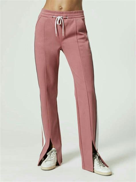 Pin by Ольга Шинкарева on спорт костюм | Athleisure outfits, Sports ...