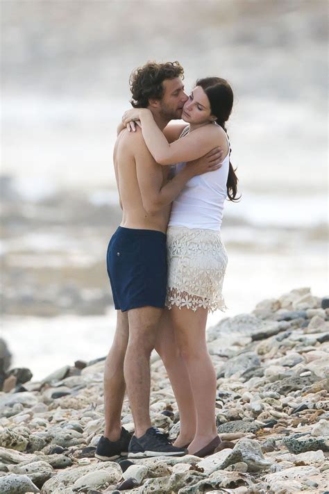 Wer Ist Der Partner Von Lana Del Rey? – VZRHI