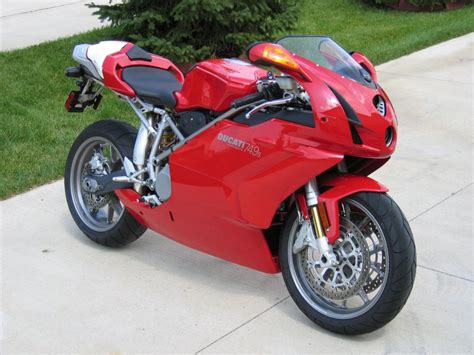 DUCATI 749 - Review and photos