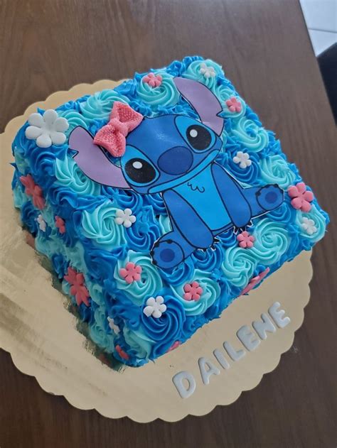 Pin by Beatriz on Lilly’s in 2021 | Lilo and stitch cake, Pretty ...