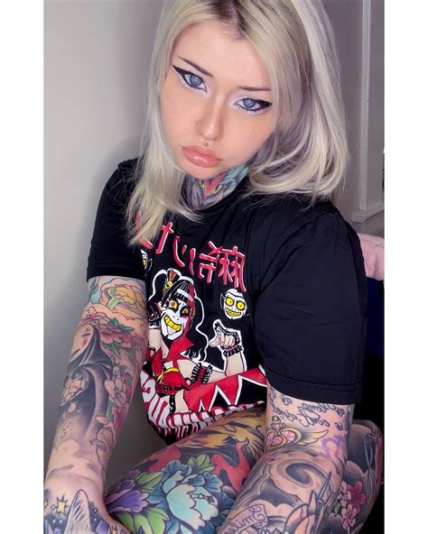 Syren Cove | It’s been a long week of being a wrestling trainee chat