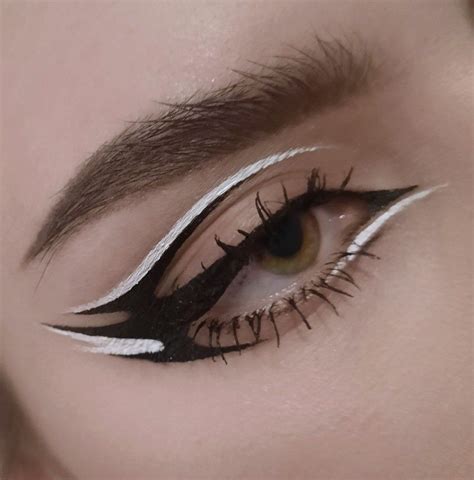 Pin de Elena en макияж | Deliniados de ojos, Maquillaje de ojos ...