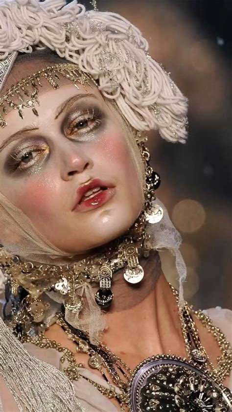 extravagant looks // photos not mine ! | Fashion show makeup, Fashion ...