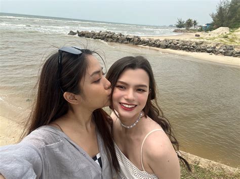 N' Becky (Luv u mami) on Twitter | Actresses, Cute lesbian couples