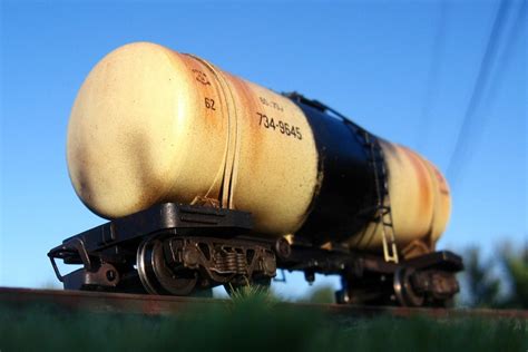 12мм - 4-осная цистерна для перевозки нефтепродуктов