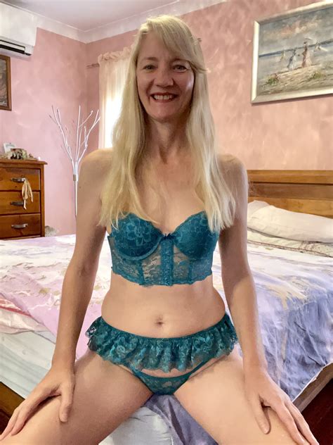 Every man deserves a woman who wears lingerie : r/LingerieMILFS
