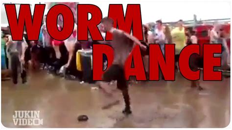 Funny Worm Dance In The Mud - YouTube