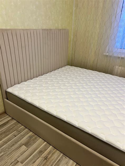Кровать евро с подъемным механизмом и ящиком для белья 200х200 кремовая ...