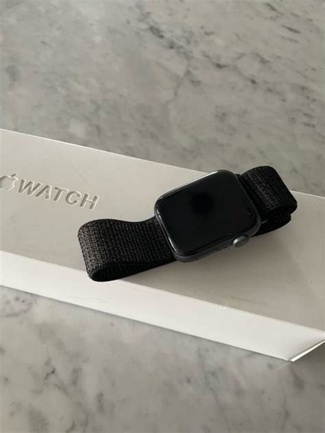 Apple Watch Series 4 S4 44mm Space Gray Aluminum