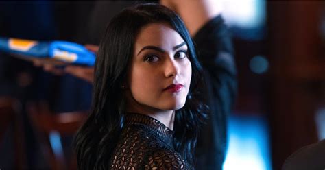 Veronica's Eyebrows on Riverdale | POPSUGAR Beauty
