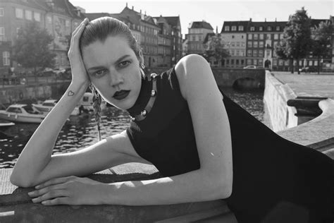 This Antonia Mackenzie OnlyFans Photo Blew Up The Internet—Here's Why
