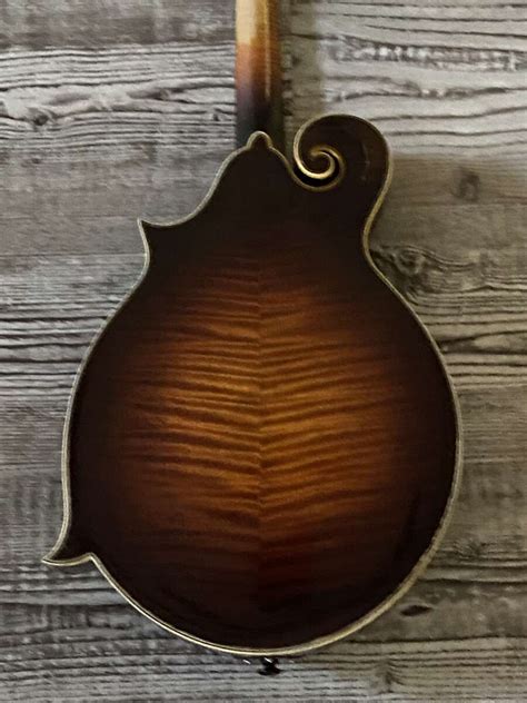 Gibson Ricky Skaggs Distressed MM Mandolin #7 SOLD - Mandolin Store