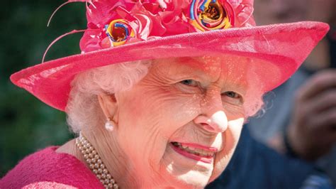 majesty  queen  chartered society  physiotherapy