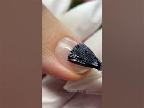 Наносим подложку из базы #наращиваниеногтей #nails #маникюр #ногти # ...