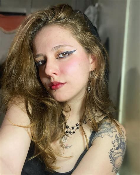 Emanuelle 🥀 (@celloka) • Instagram photos and videos