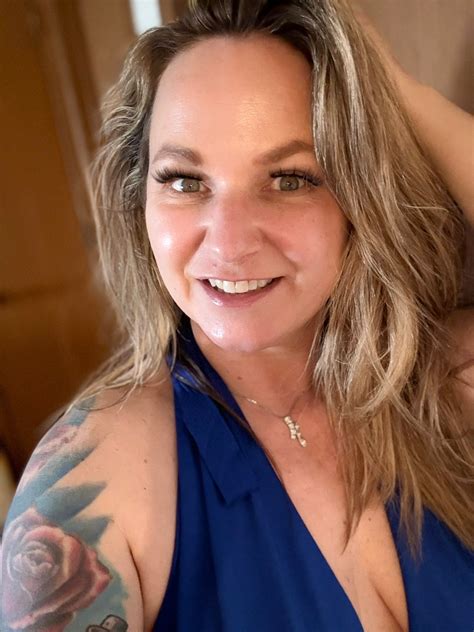 Lisa Liz - Lisa Liz added a new photo.