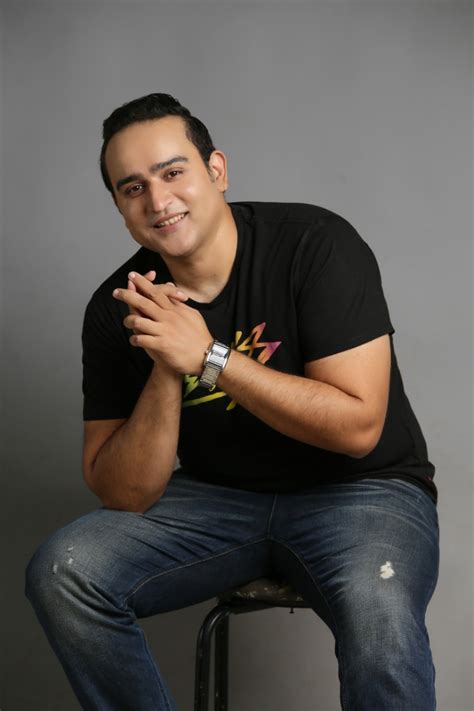 singer abbas ali khan releases  single sitaron se agay