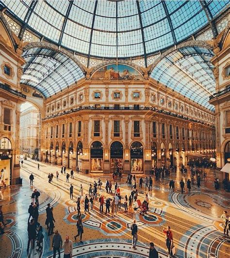 Galeria Vitório Emanuele, Milão, Itália | Milan travel, Places to ...