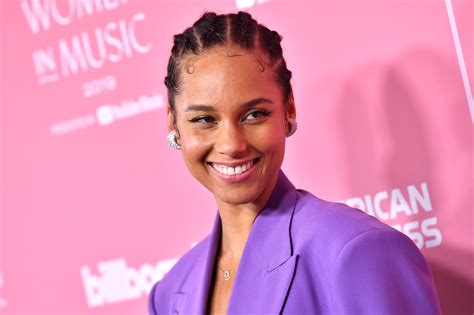 Alicia Keys Smile