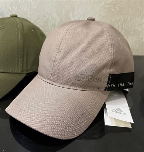 Кепка бейсболка adidas оригинал — цена 799 грн в каталоге Бейсболки и ...