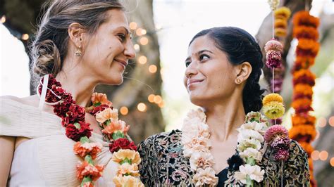 A ‘Hippie Hindu’ Wedding for a Cosmic Match - The New York Times
