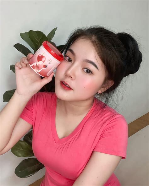 99+ Potret Selebgram cantik Bohay yang kalian cari sering muncul di ...