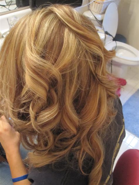 The best lowlights and blonde highlights combination is actually quite simple