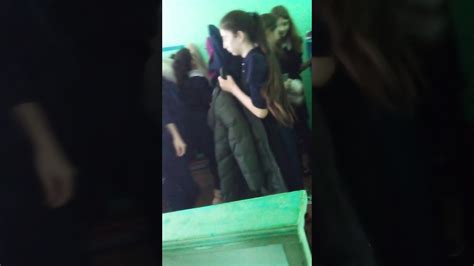 раздевалка в школе - YouTube