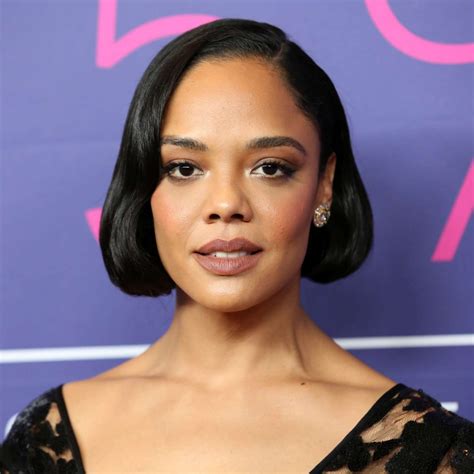 oval face shape ultimate guide  flattering  oval face