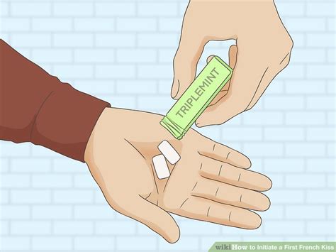 How to Initiate a First French Kiss: 12 Steps (with Pictures)