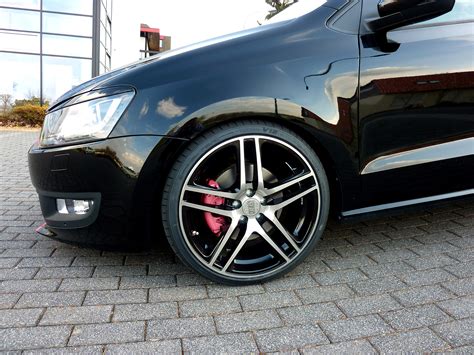 Neue Felgen und Reifen 205/40 R17 : Biete