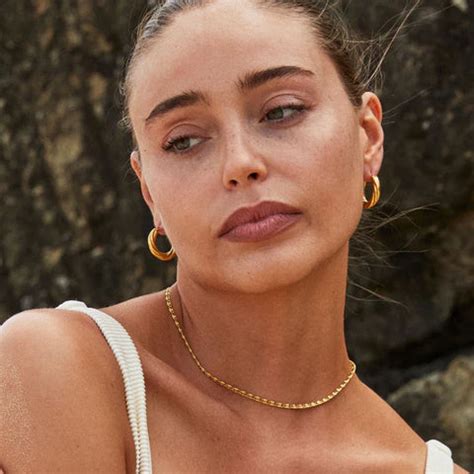 Choker Sizing Guide: How Long is the Ideal Choker?