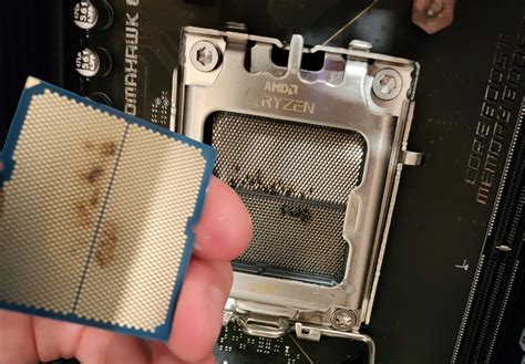 Процессор AMD Ryzen 7 9800X3D спалил разъем материнской платы AM5