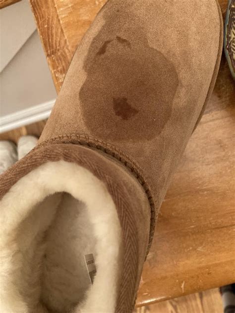 how to clean grease off uggs