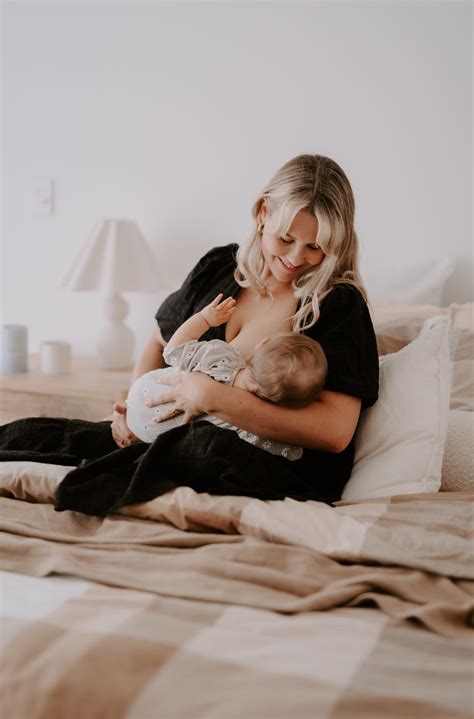 Parents debate the most effective herbal teas for increasing milk supply 11