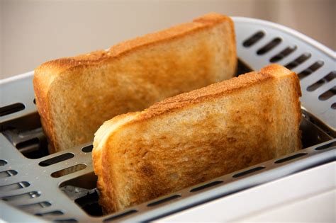 The Amazing Benefits of Eating Toasted Bread - Tech Strange