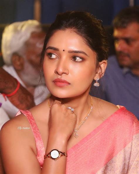 Vani Bhojan : r/hottamilcelebs